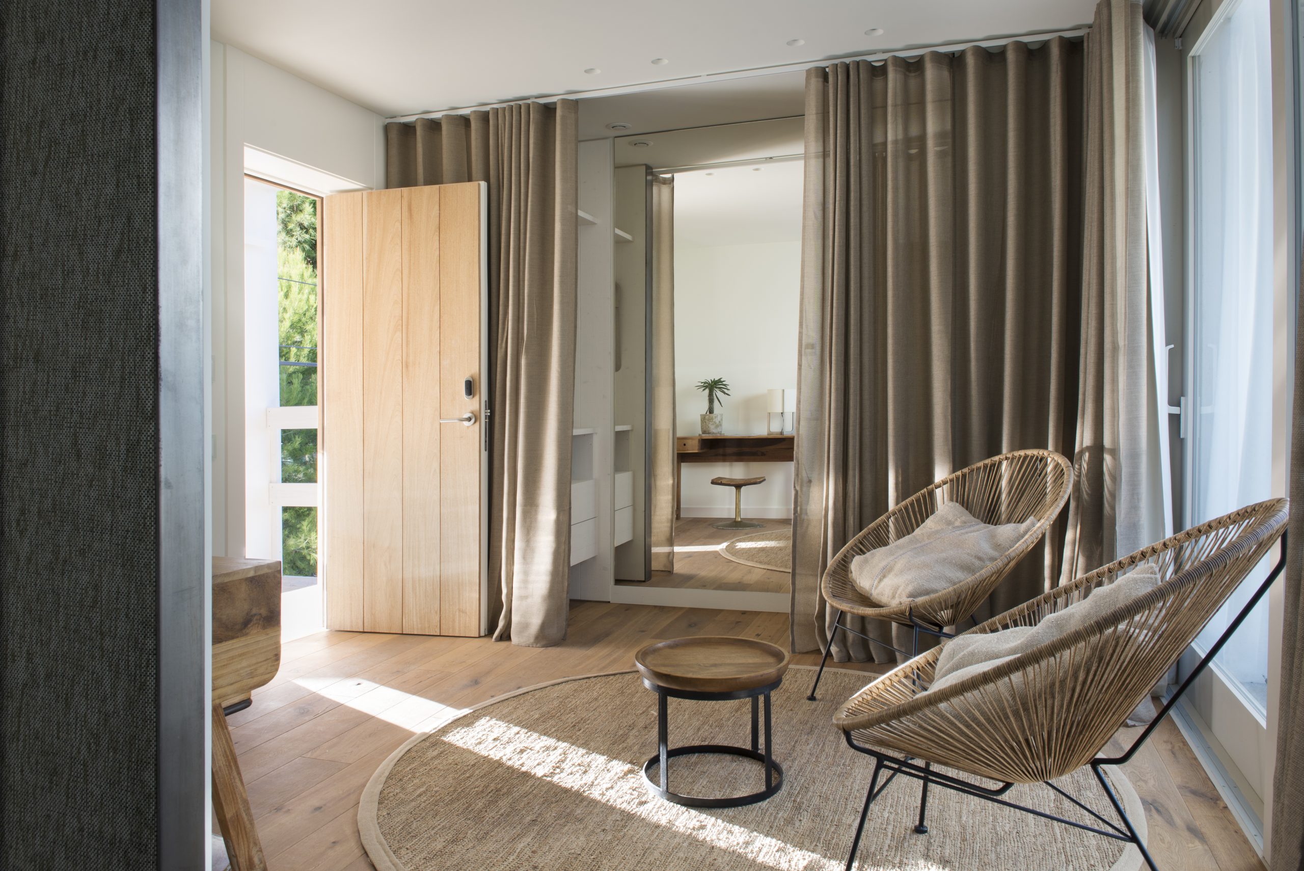 2.7 Suite 01